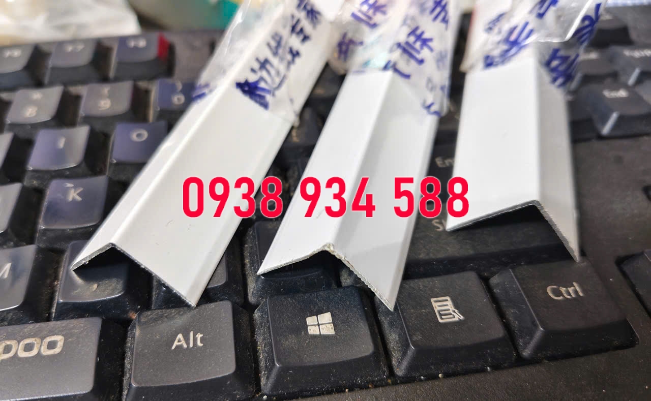 Nẹp nhôm trẵng sữa chữ V